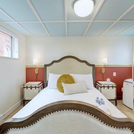 Victoria'S Parliamentary Suite With Private Rooftop Patio & Harbour View Exteriér fotografie