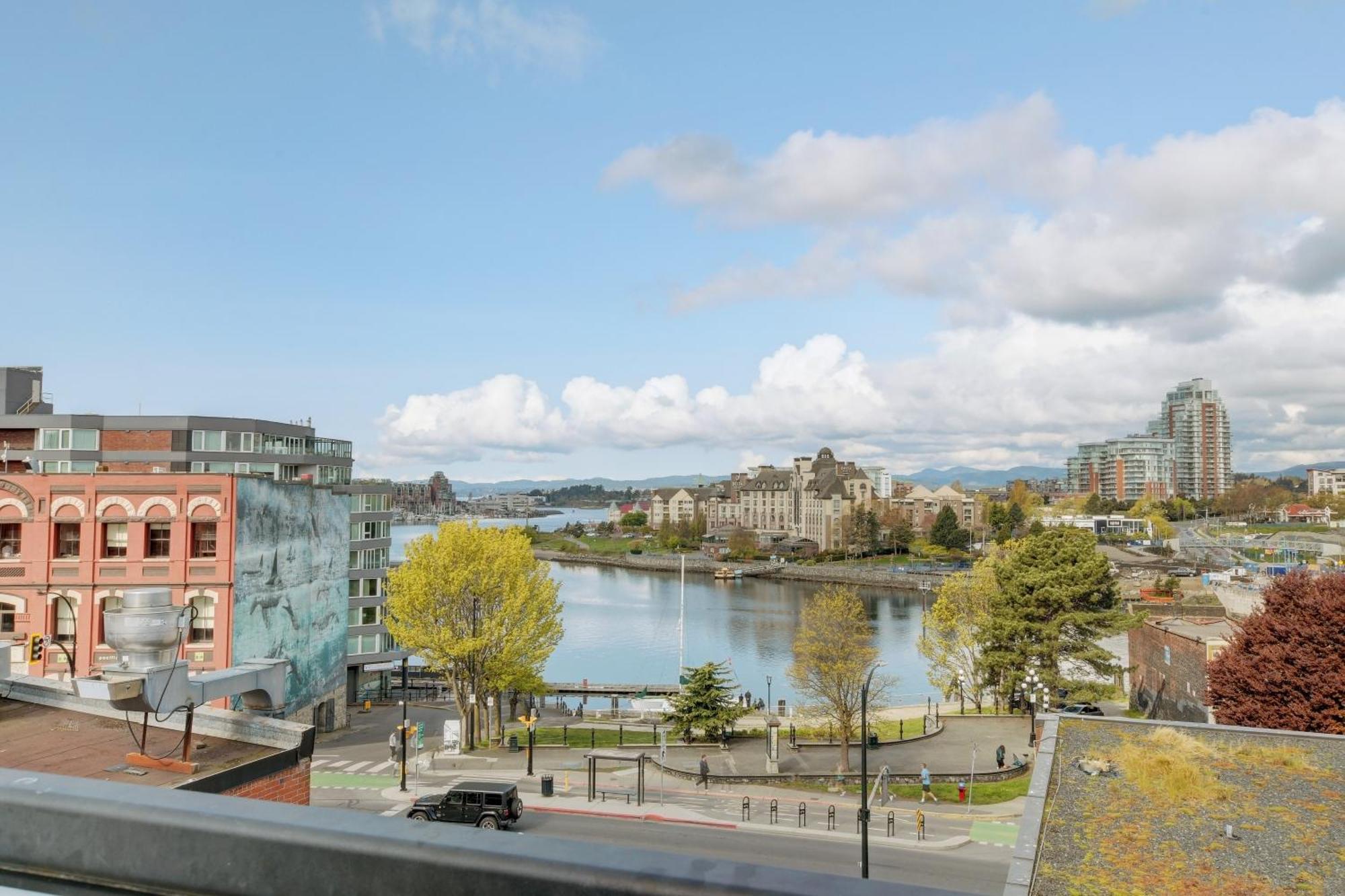 Victoria'S Parliamentary Suite With Private Rooftop Patio & Harbour View Exteriér fotografie