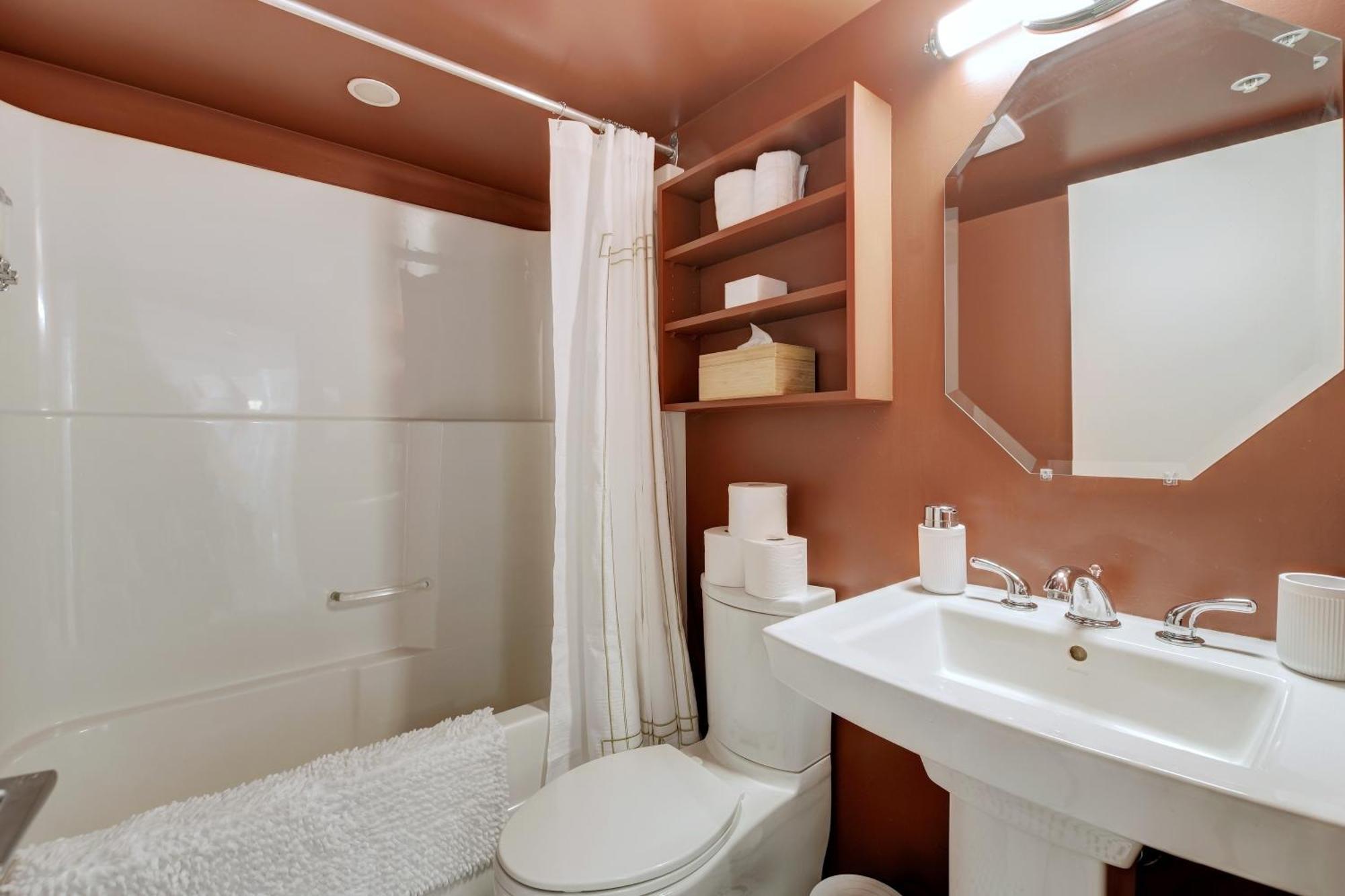 Victoria'S Parliamentary Suite With Private Rooftop Patio & Harbour View Exteriér fotografie